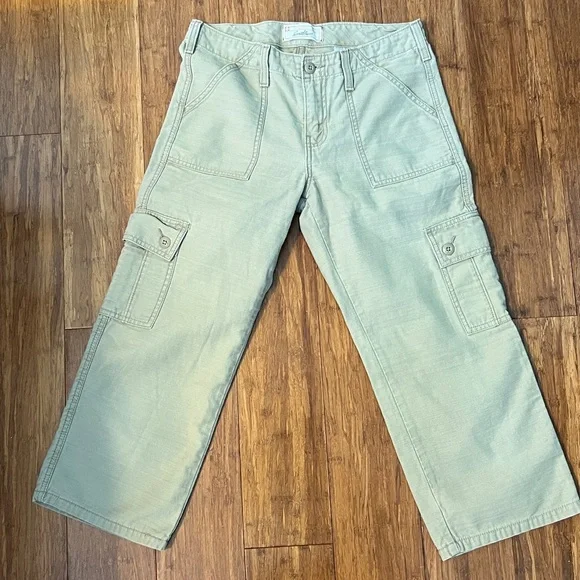 35. Levi Strauss Signature khaki cargo capri pants, Size Misses 4, 100% cotton - Picture 13 of 15